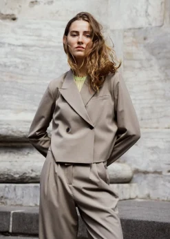 Modström AnkerMD short blazer - Spring Stone< Blazere