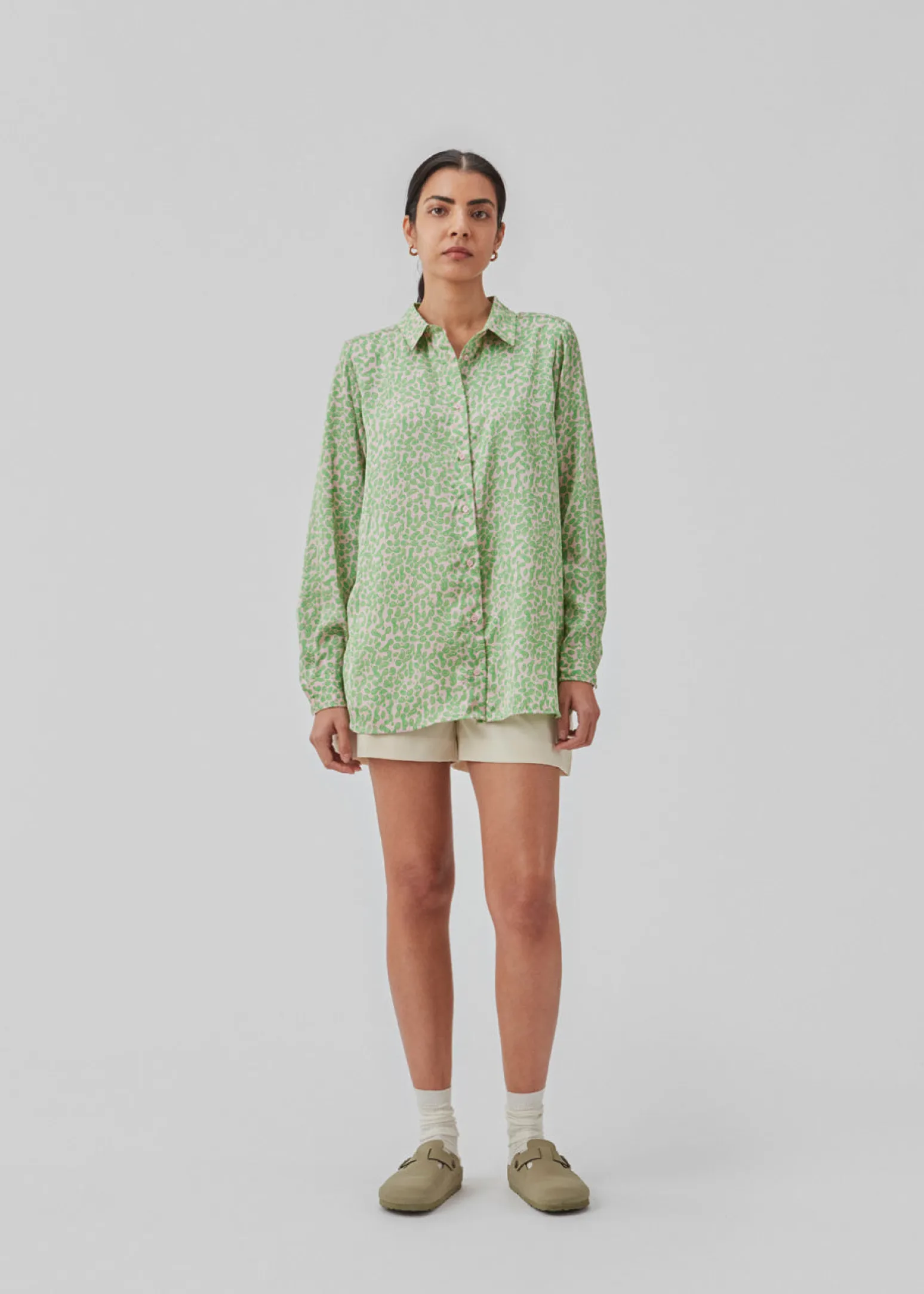 Modström ClarkeMD print shirt - Classic Green Smiley< Skjorter