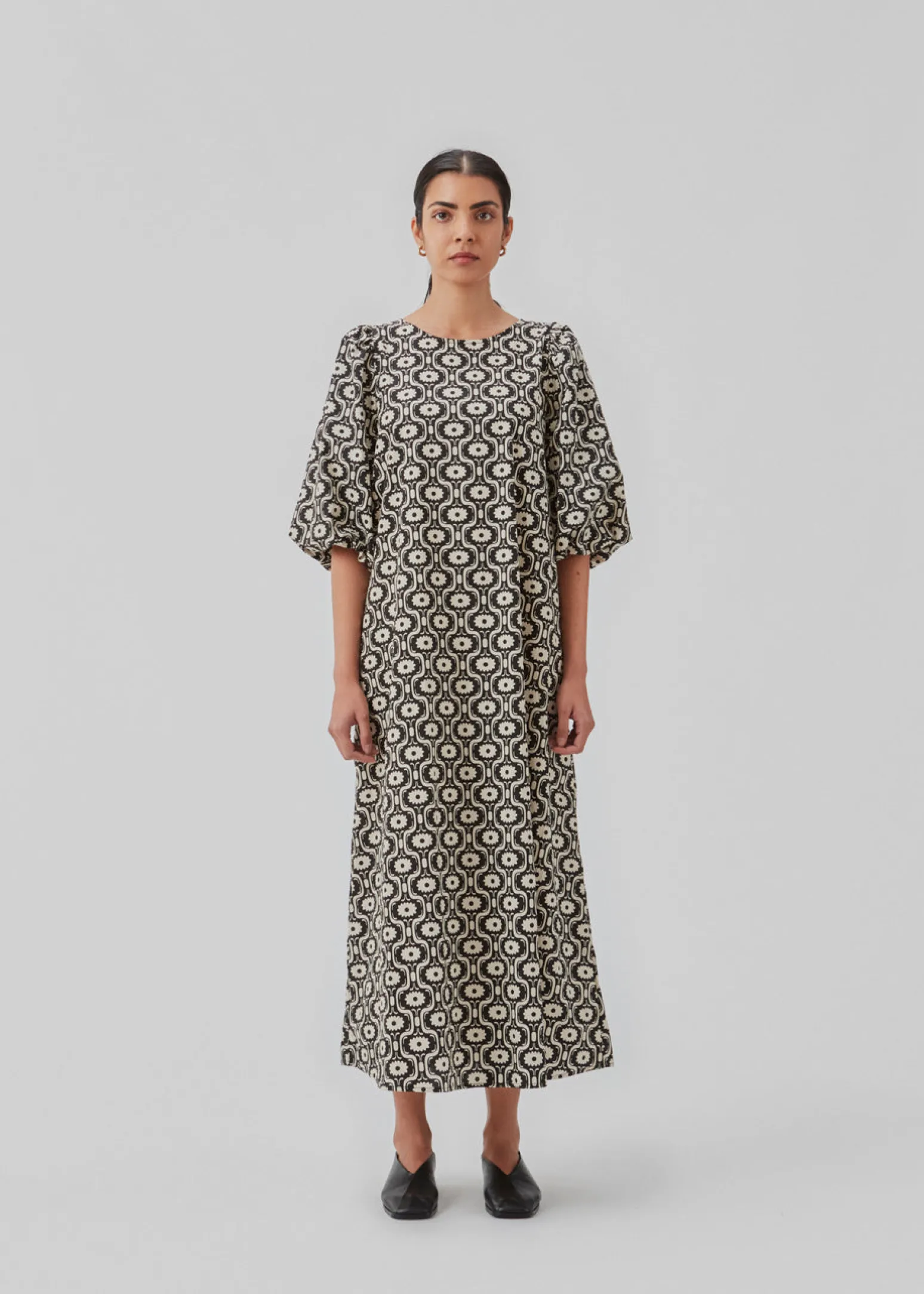 Modström CoraMD print dress - Seventies Fleur< Kjoler