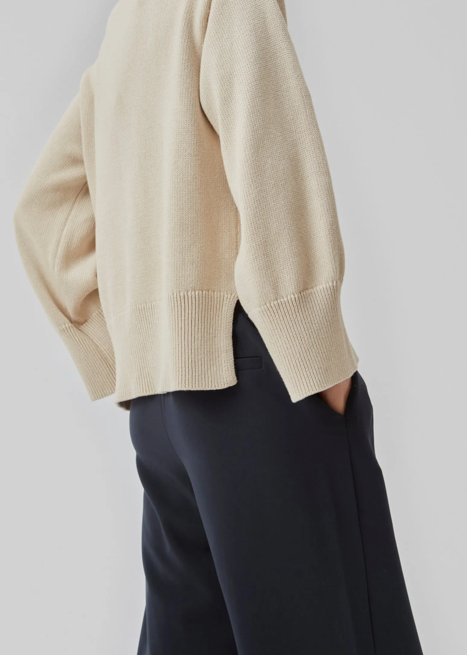 Modström CorbinMD o-neck - Summer Sand< Strik & Bluser