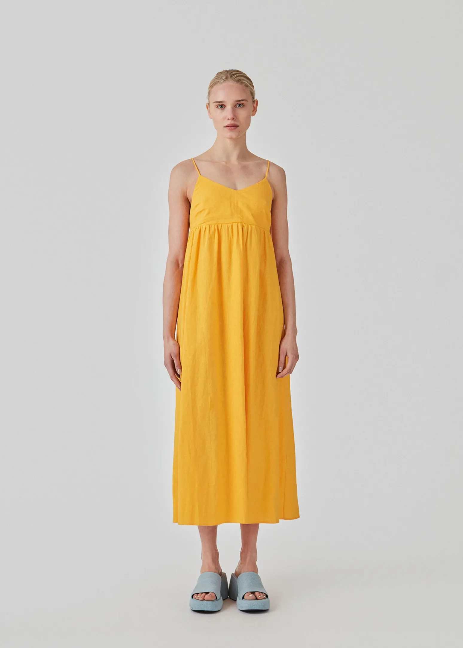 Modström DarrelMD long dress - Gold Fusion< Kjoler