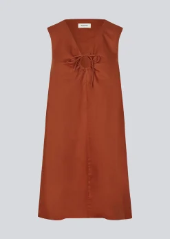 Modström DaynaMD dress - Brandy Brown< Kjoler
