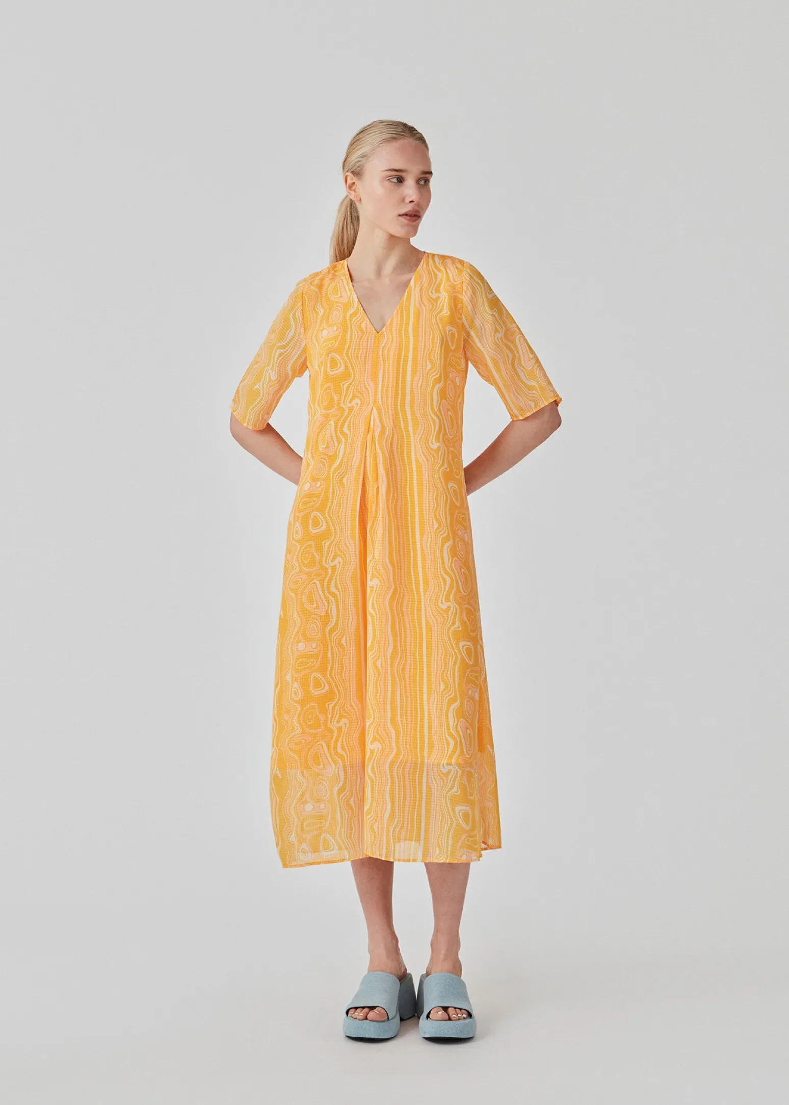 Modström DonteMD long print dress - Peachy Swirl< Kjoler
