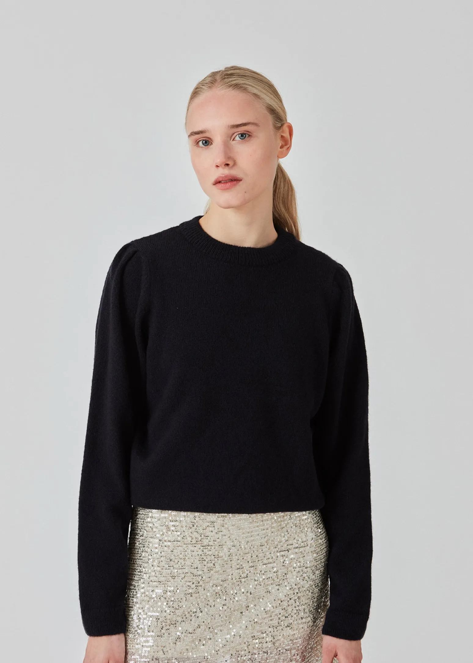 Modström FaroMD o-neck - Navy Sky< Strik & Bluser