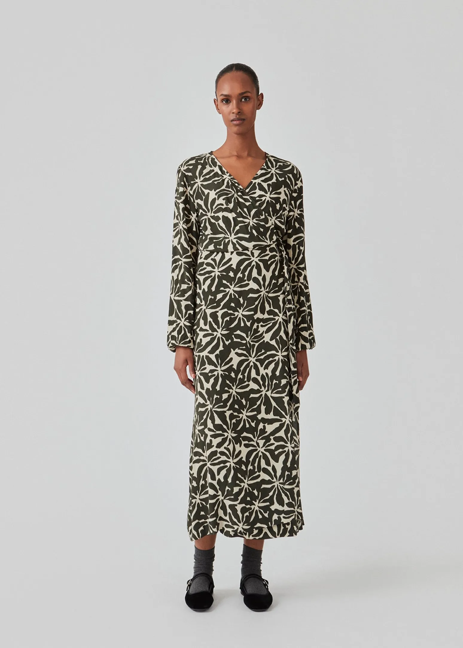 Modström FernMD print wrap dress - Ocean Fleur< Kjoler