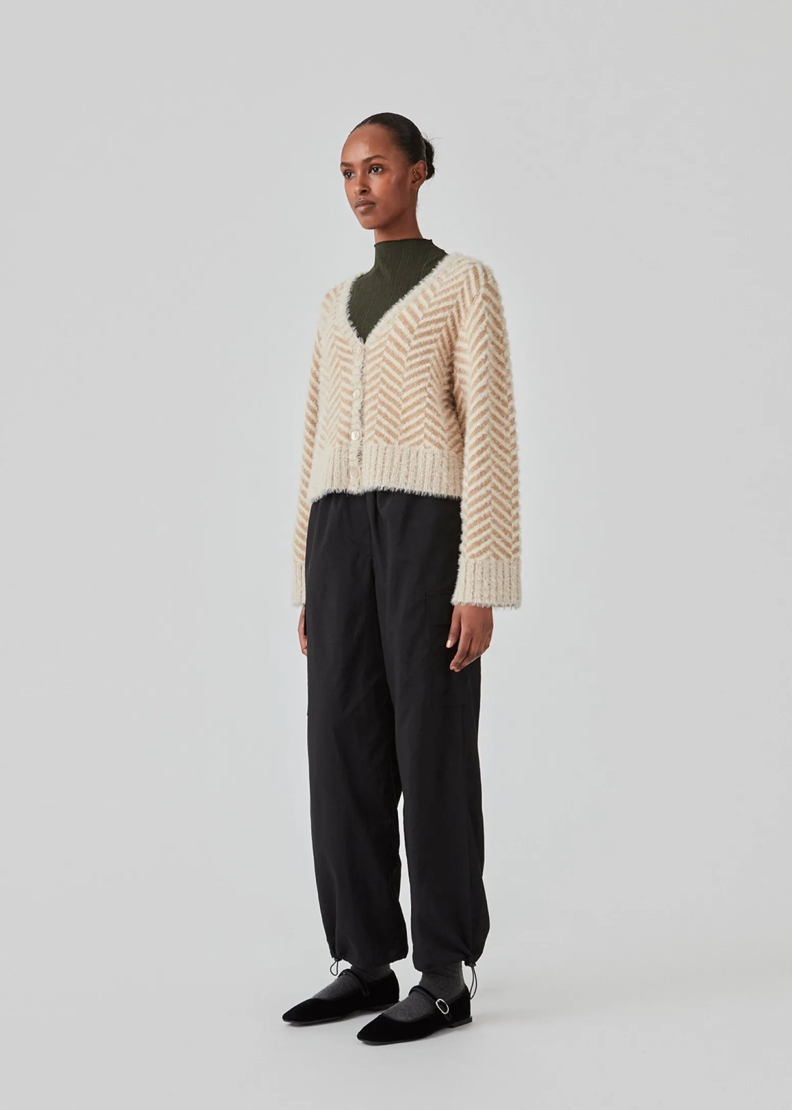 Modström FloriaMD cardigan - Summer Sand< Strik & Bluser