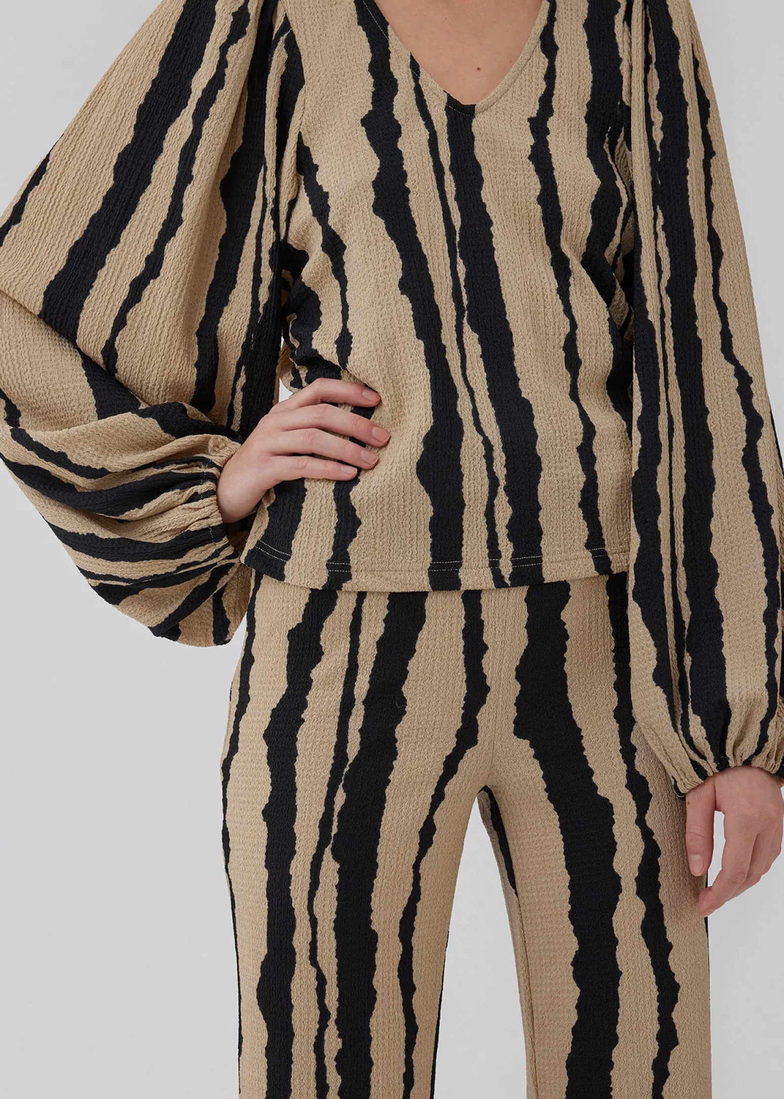 Modström HarlandMD print top - Torn Lines< Toppe