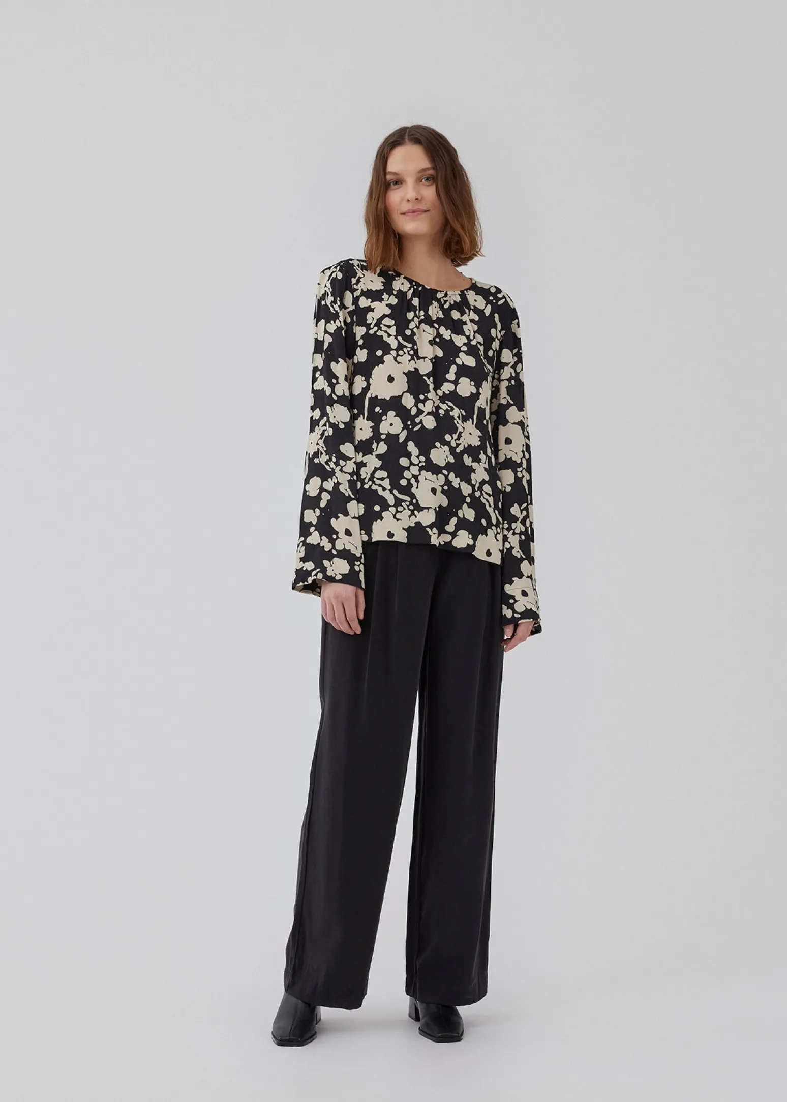 Modström HeleneMD print shirt - Cosmos Flower< Skjorter