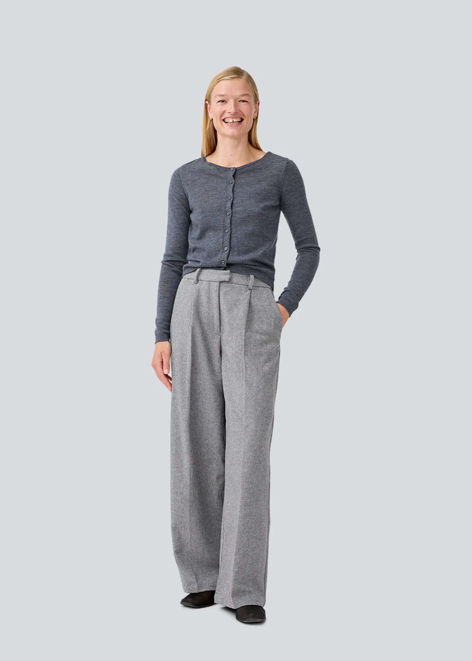 Modström HirokiMD short cardigan - Dark Grey Melange< Strik & Bluser