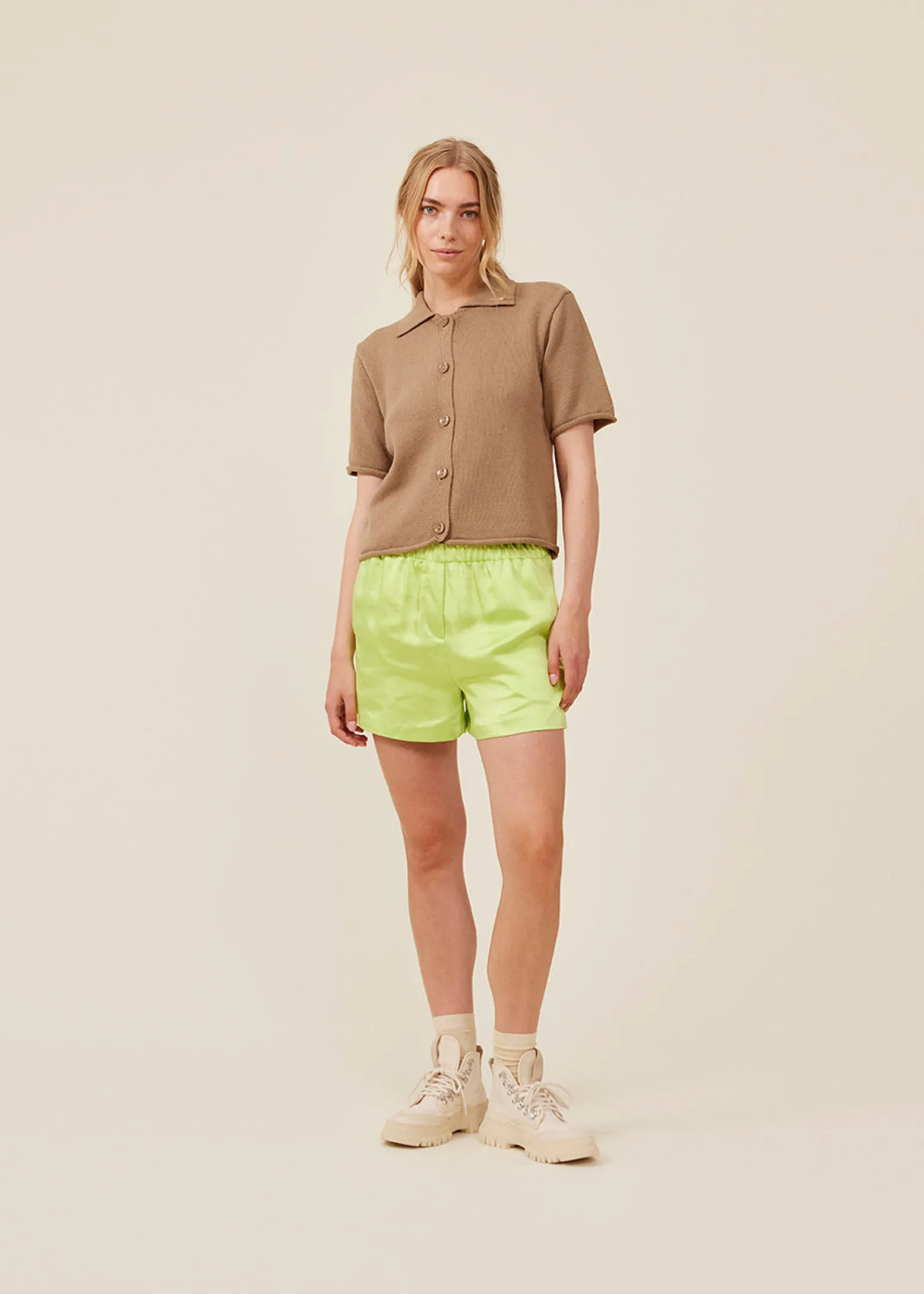Modström IolaMD shorts - Sharp Green< Shorts