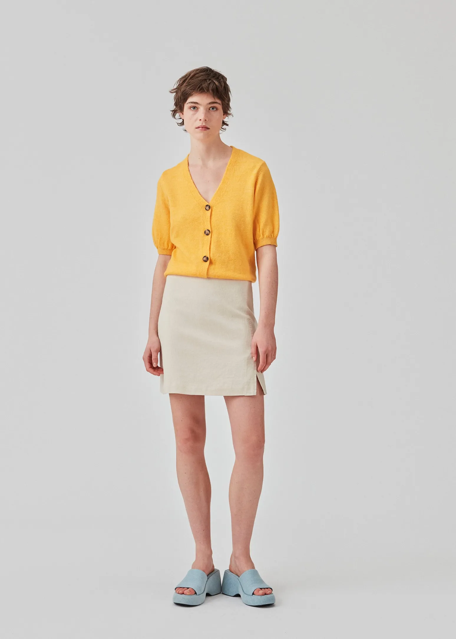 Modström Irene cardigan - Gold Fusion< Strik & Bluser