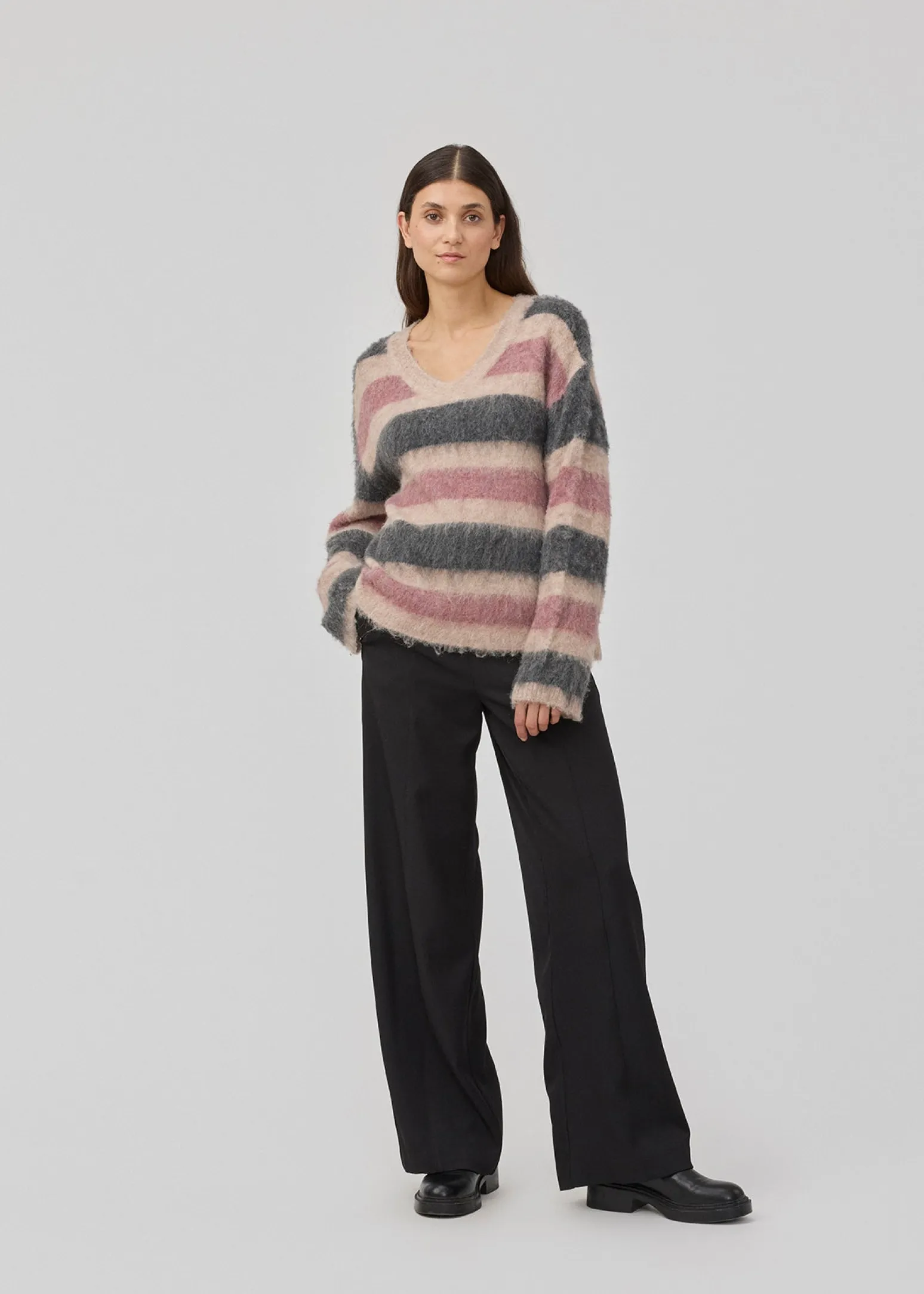 Modström KaneMD stripe v-neck - Sparkling Stripe< Strik & Bluser