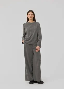 Modström KemmaMD top - Grey Pinstripe< Toppe