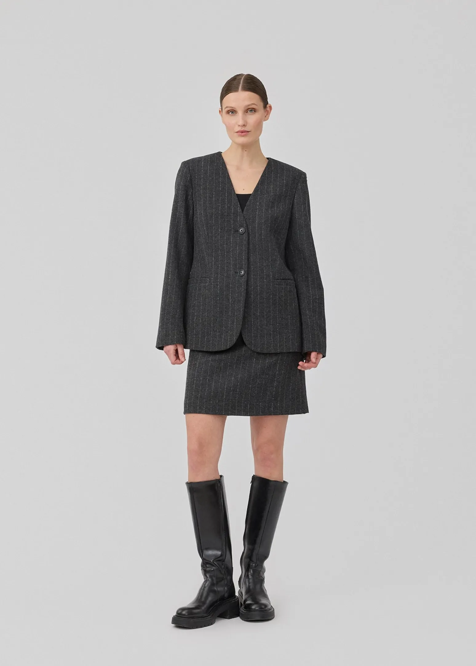 Modström KristolMD blazer - Dark Grey Pinstripe< Jakkesæt|Blazere