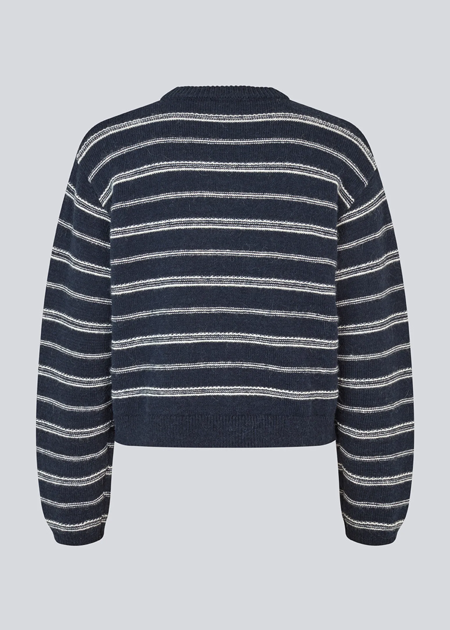 Modström LineusMD stripe o-neck - Navy sky soft white stripe< Strik & Bluser