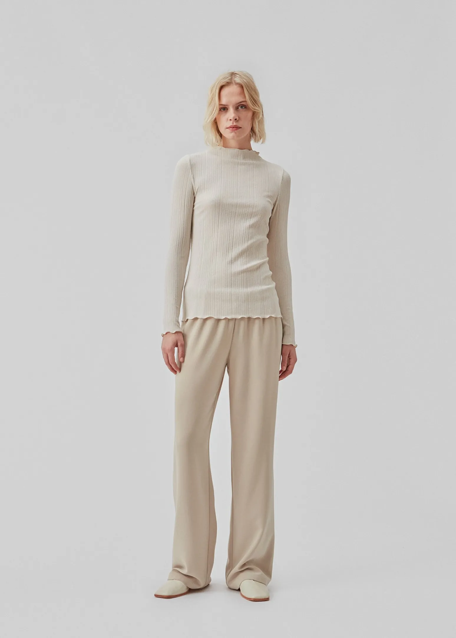 Modström OasisMD t-neck - Summer Sand< Toppe