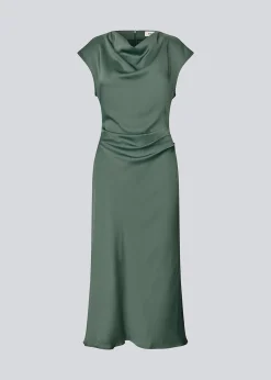 Modström Tailormd dress - Balsam Green< Kjoler
